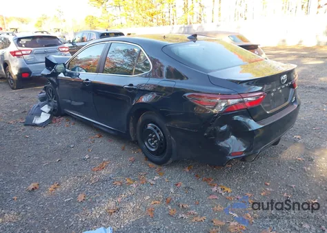 2024 Toyota Camry Se z USA, uszkodzony, nr VIN 4T1G11BK0RU111455